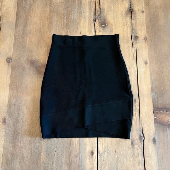 BCBGMaxAzria Black Bandage Mini Skirt - Picture 1 of 3